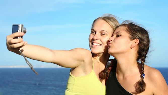 Selfies -- The Best Way to Show-off Your Self-expressions 1