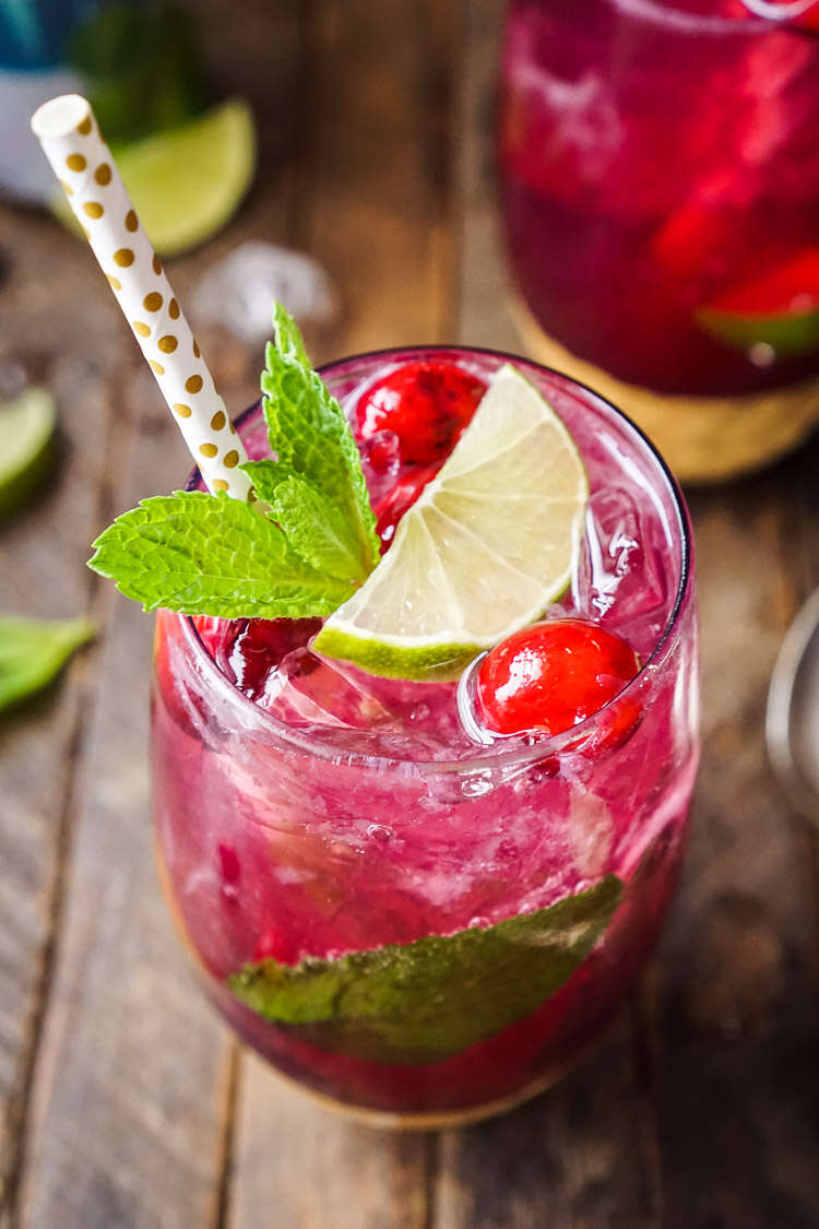 refreshing-drinks-for-Christmas-Cranberry-Mojito