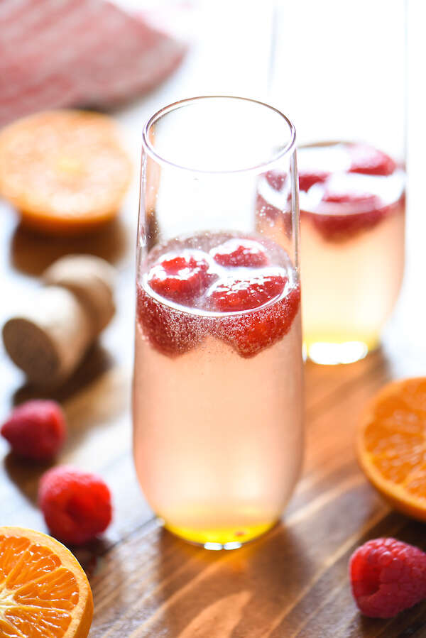 refreshing-drinks-for-Christmas-Raspberry-Martini-Fizz