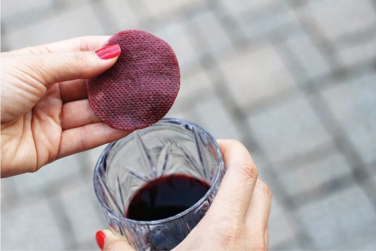 The skin benefits of red wine are innumerable Find how