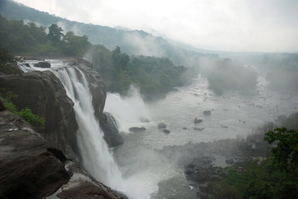 athirapally 10 breataking waterfalls india