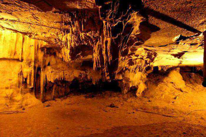 bellum-caves 15 incredible natural wonders of india