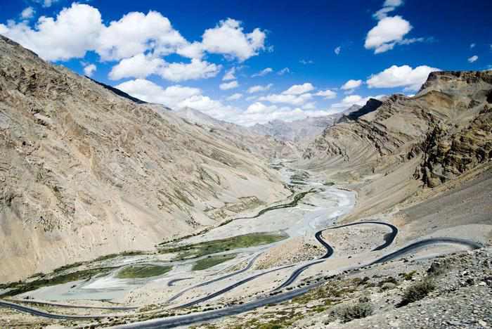 gata loops in ladakh 12 dangerous roads in India