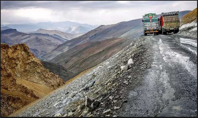 leh manali highway 12 dangerous roads in India