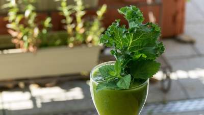 5-Ways-You-Can-Stay-Healthy-With-Diet-Chart-For-Weight-Loss-For-Females-green-smoothie-1