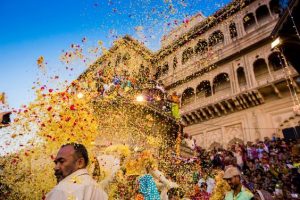 phoolon ki holi in vrindavan 2025